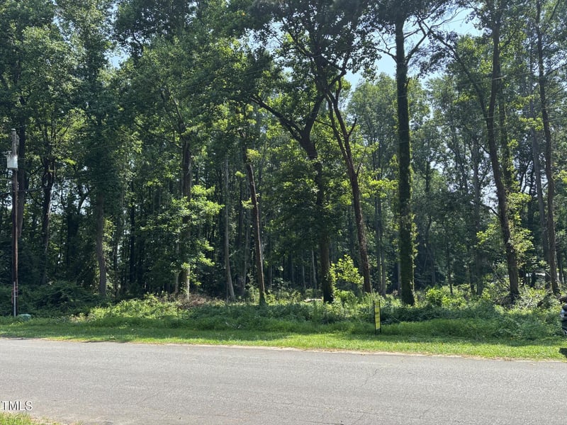 407 Meadow Dr, Fuquay Varina, NC 27526