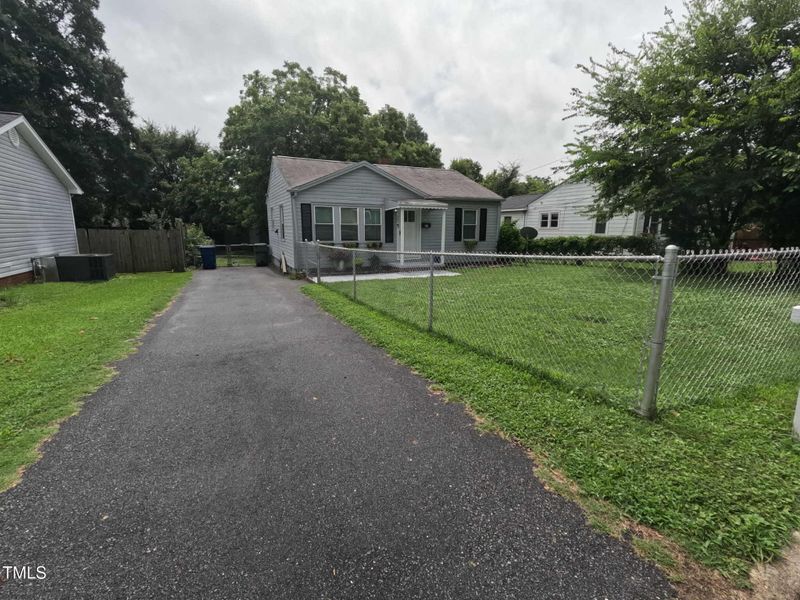 407 Moser St, Graham, NC 27253