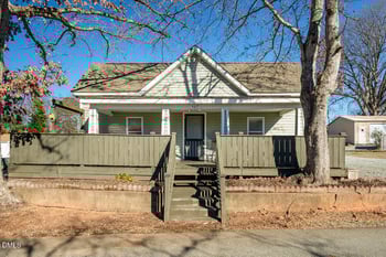 407 Oak St, Graham, NC 27253