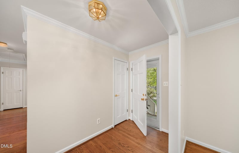 407 Overland Dr, Chapel Hill, NC 27517