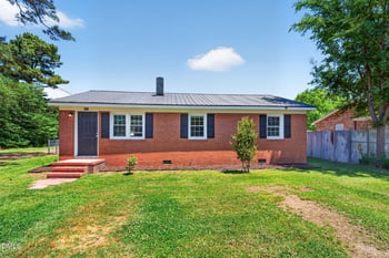 407 Pearsall St, Dunn, NC 28334