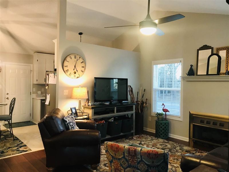 407 Poole Dr, Selma, NC 27577
