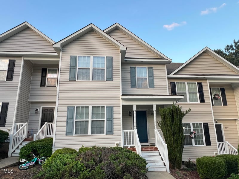 407 Whitehall Ct, Clayton, NC 27520