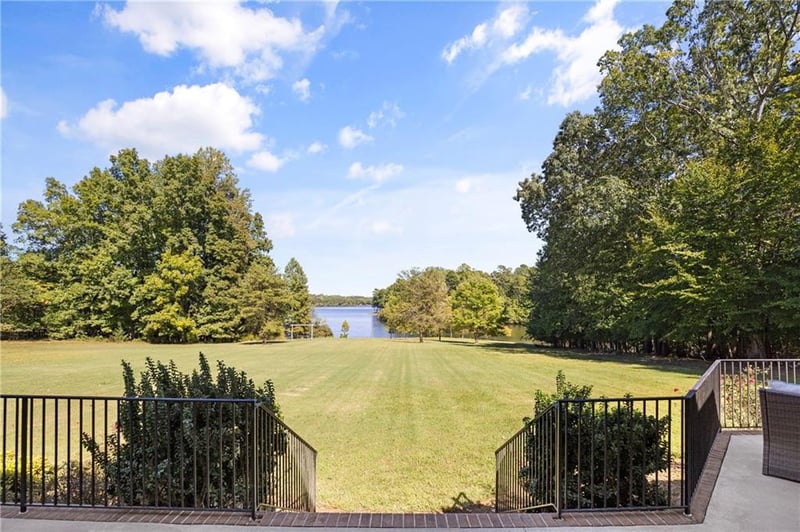 4071 Pond Rd, Burlington, NC 27215