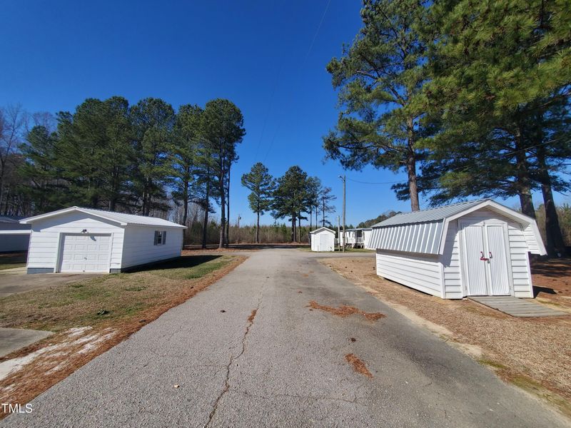 4076 Brantley Rd, Zebulon, NC 27597