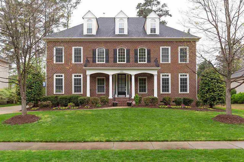 408 Allenhurst Pl, Cary, NC 27518