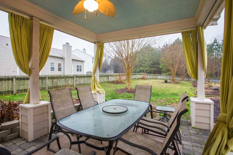 408 Bellmeade Bay Dr, Durham, NC 27703