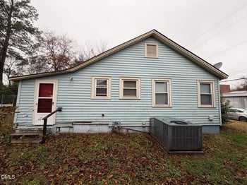 408 Canary St, Dunn, NC 28334