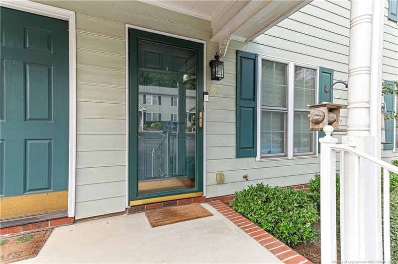 408 Cityview Ln, Fayetteville, NC 28301