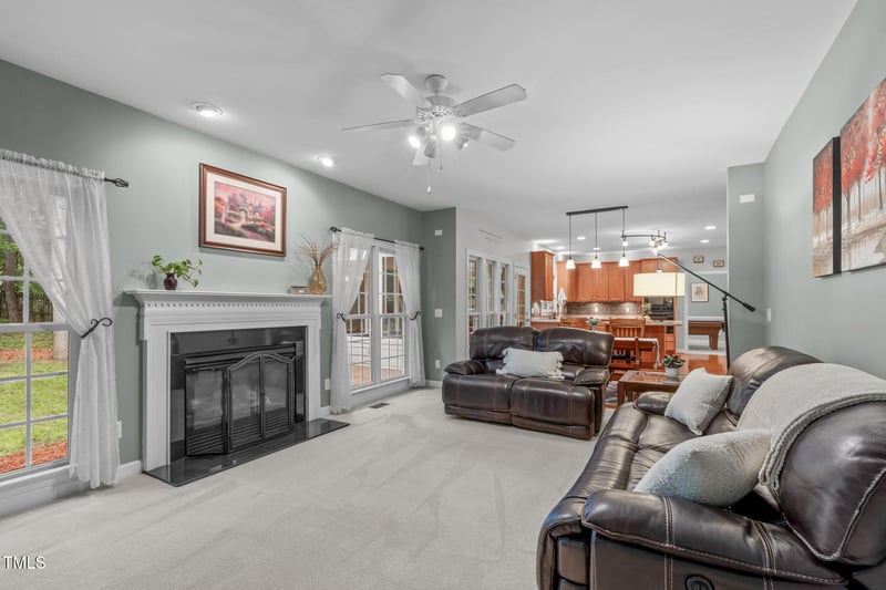 408 Dairy Farm Dr, Hillsborough, NC 27278