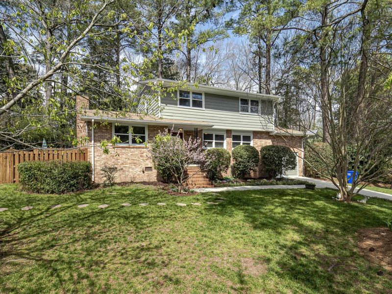 408 Longleaf Dr, Chapel Hill, NC 27517