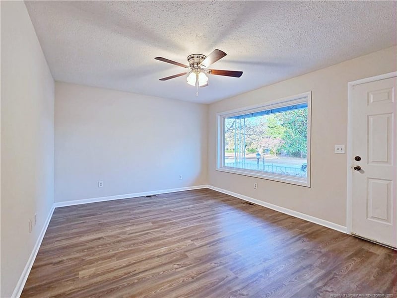 408 Lynhurst Dr, Fayetteville, NC 28314