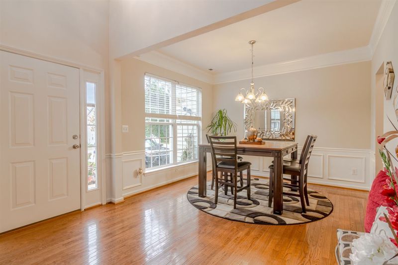 408 Sherwood Forest Pl, Cary, NC 27519