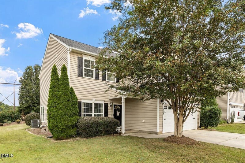 408 Wellspring Dr, Holly Springs, NC 27540