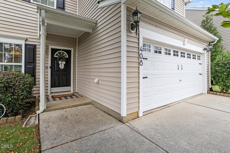 408 Wellspring Dr, Holly Springs, NC 27540