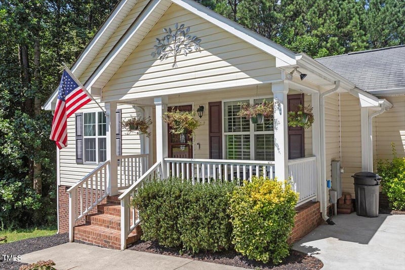 4080 Brooksdale Dr, Franklinton, NC 27525