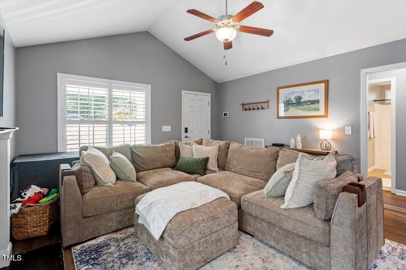 4080 Brooksdale Dr, Franklinton, NC 27525