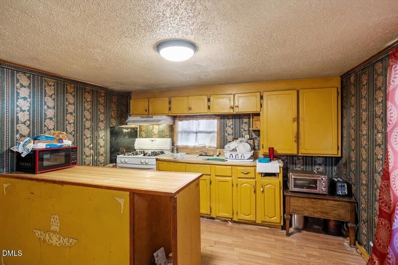 4080 Nc 96 , Selma, NC 27576