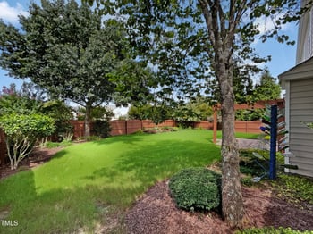 4084 Weavers Pond Dr, Zebulon, NC 27597