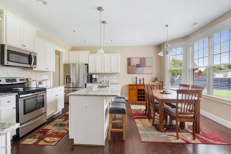 4089 Weavers Pond Dr, Zebulon, NC 27597