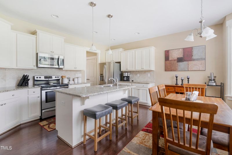 4089 Weavers Pond Dr, Zebulon, NC 27597
