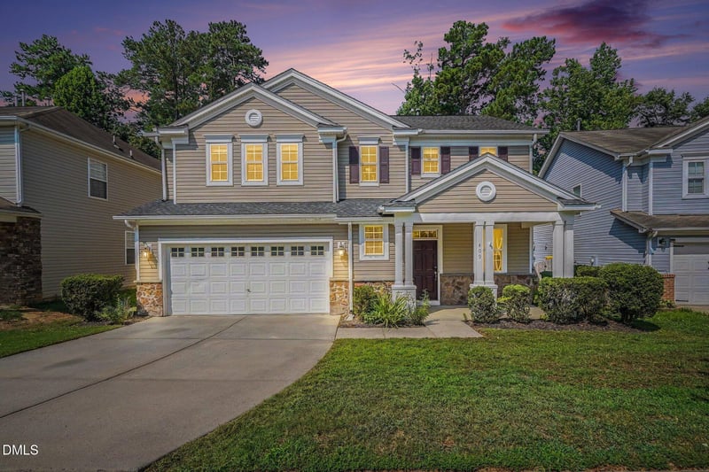 409 Ashdale Dr, Fuquay Varina, NC 27526