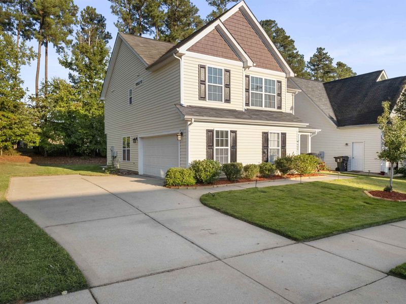 409 Braxcarr St, Holly Springs, NC 27540