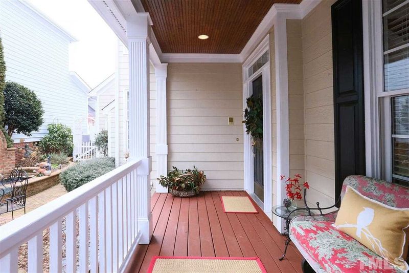 409 Brookgreen Dr, Chapel Hill, NC 27516