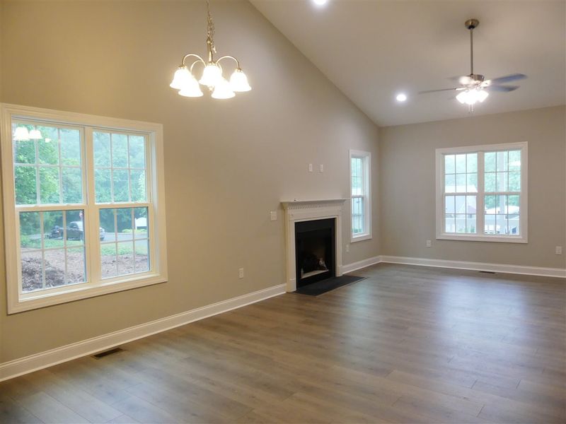 409 N Cooper St, Clayton, NC 27520