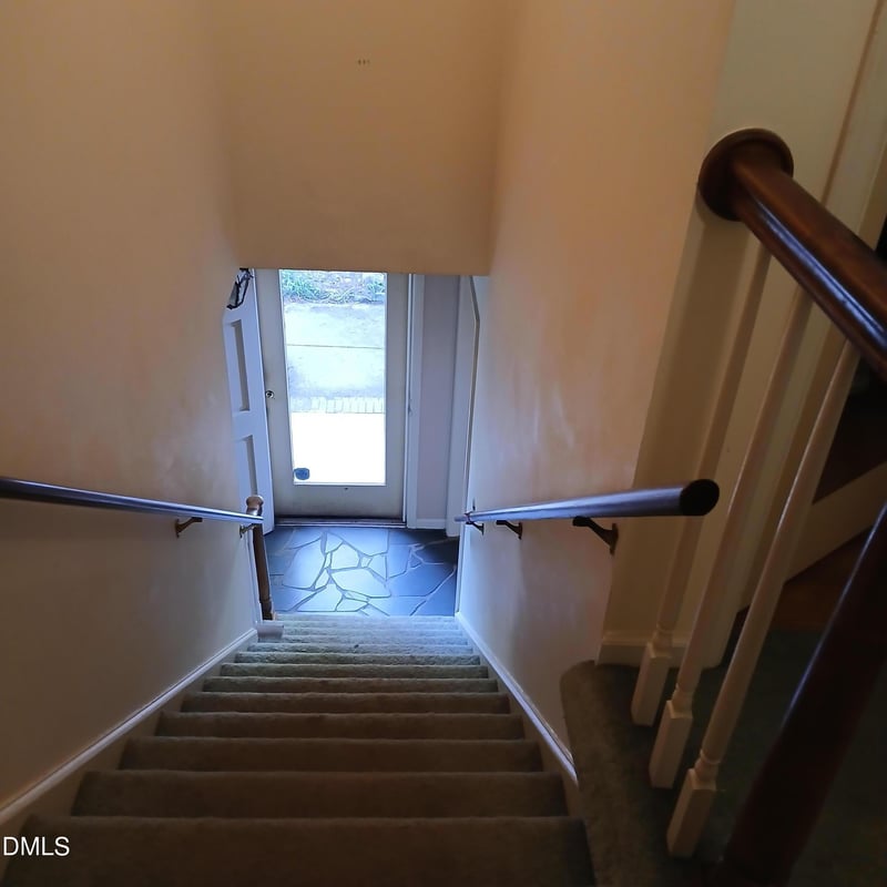 409 Cottonwood Cir, Raleigh, NC 27609