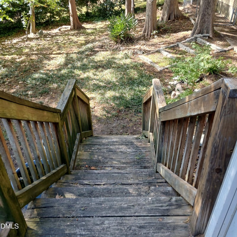 409 Cottonwood Cir, Raleigh, NC 27609