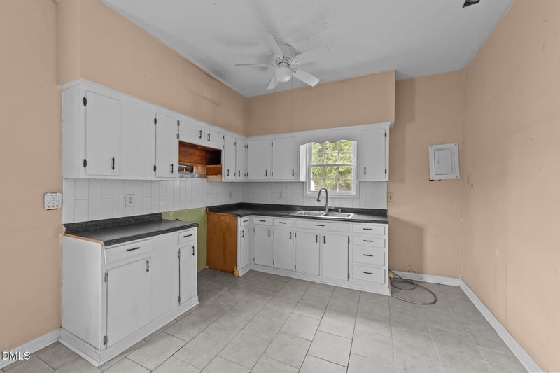 409 Dr Martin Luther King Jr Way, Selma, NC 27576