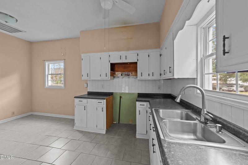 409 Dr Martin Luther King Jr Way, Selma, NC 27576