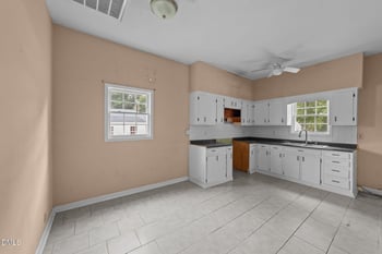 409 Dr Martin Luther King Jr Way, Selma, NC 27576