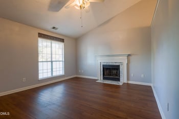 409 Earp St, Holly Springs, NC 27540