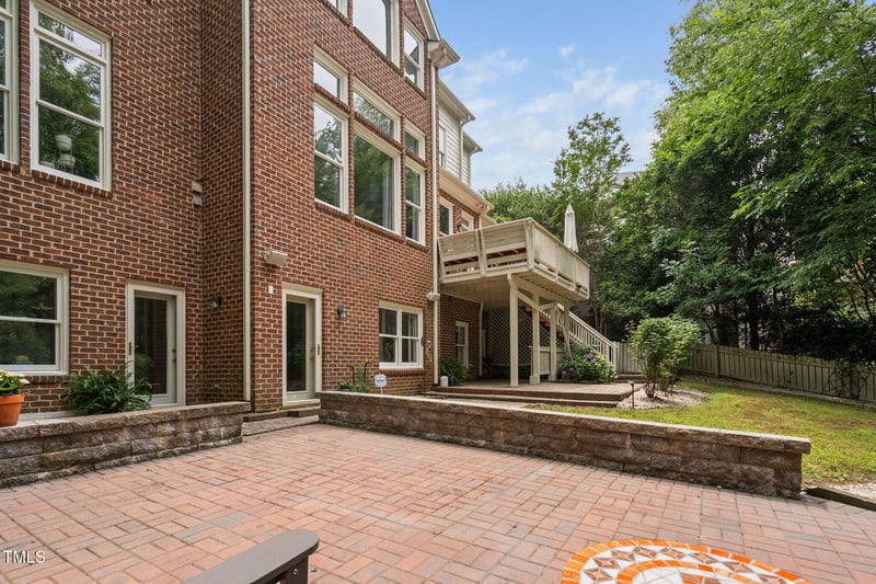 409 Englewood Dr, Chapel Hill, NC 27514