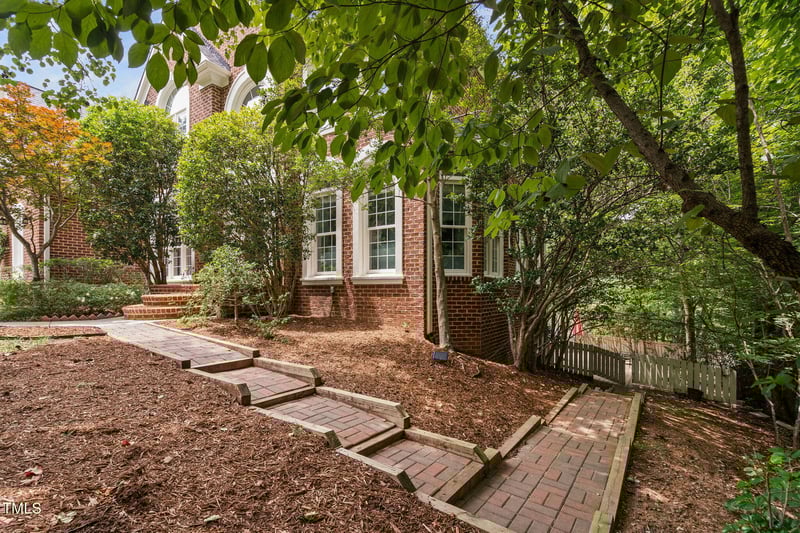 409 Englewood Dr, Chapel Hill, NC 27514