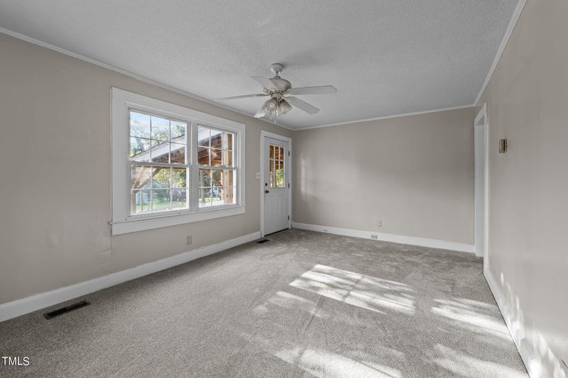 409 Gilmer St, Burlington, NC 27215