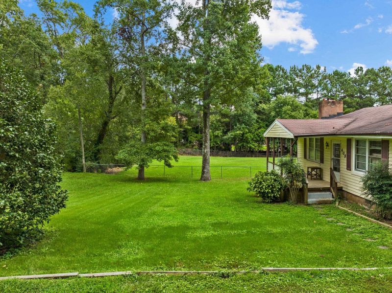 409 Lakeview Dr, Raleigh, NC 27603