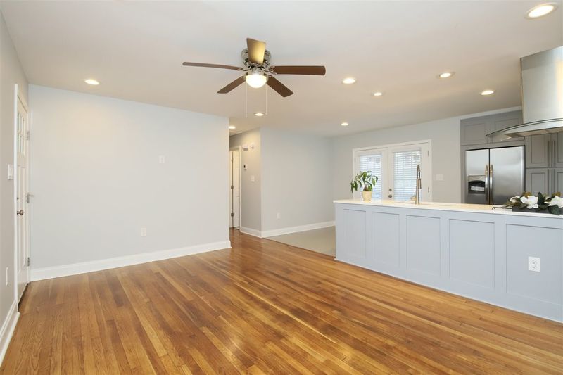 409 Lamont St, Raleigh, NC 27610
