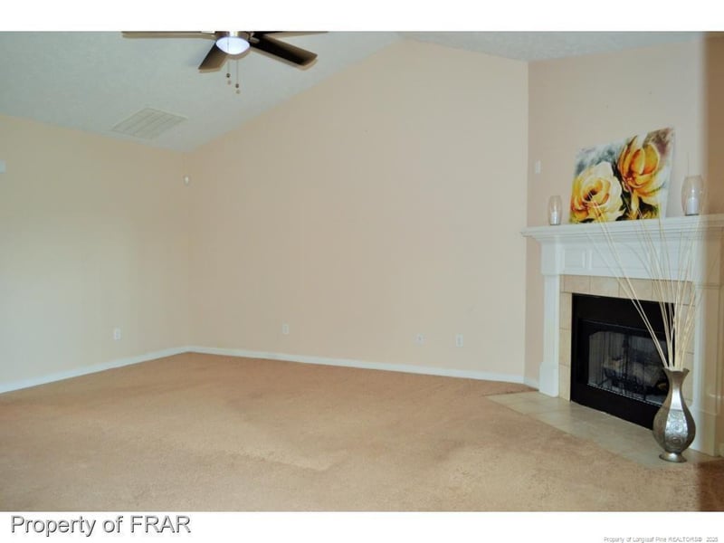409 Lewis Clark Dr, Hope Mills, NC 28348