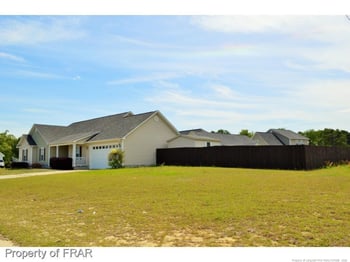 409 Lewis Clark Dr, Hope Mills, NC 28348