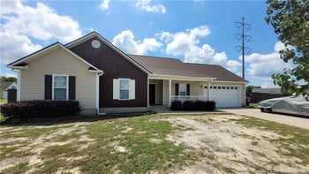 409 Lewis Clark Dr, Hope Mills, NC 28348