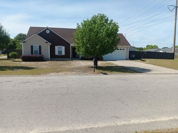 409 Lewis Clark Dr, Hope Mills, NC 28348