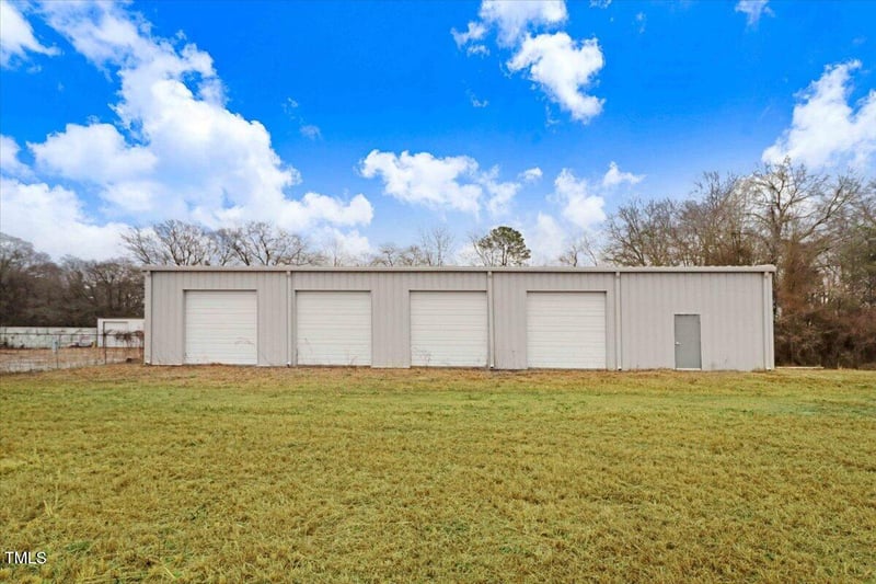 409 Nc 111 , Goldsboro, NC 27534