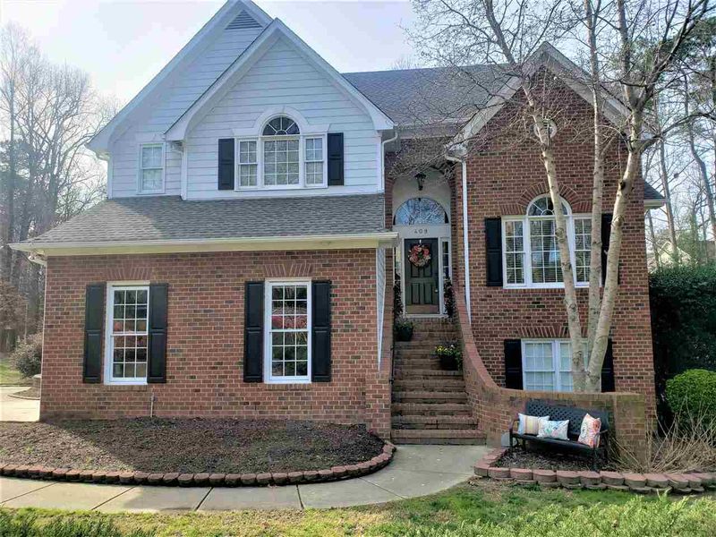 409 Neuse Ridge Dr, Clayton, NC 27527