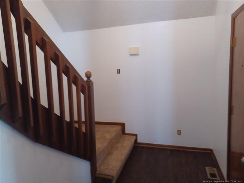409 Oakgrove Dr, Fayetteville, NC 28314
