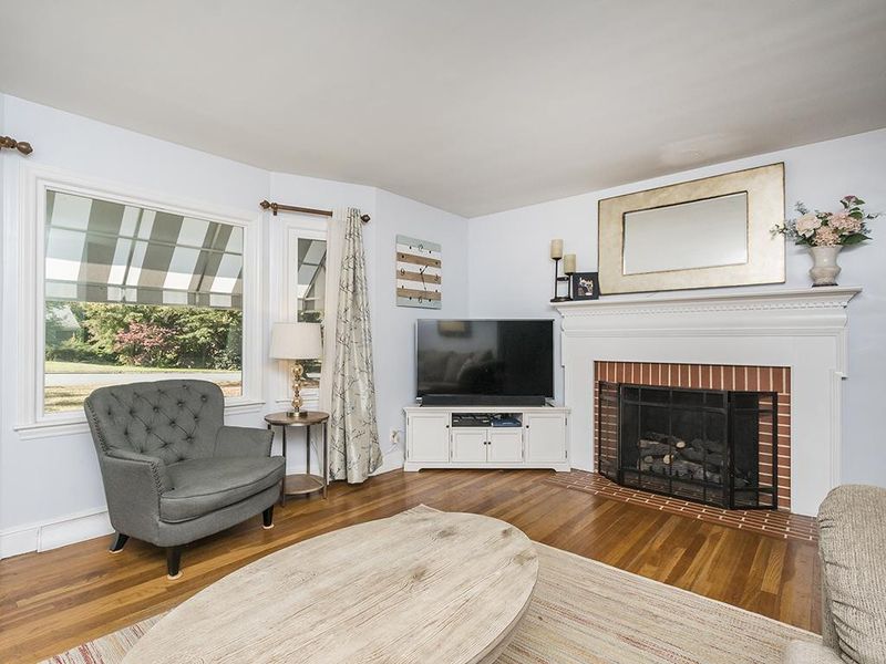 409 Oakland Dr, Burlington, NC 27215