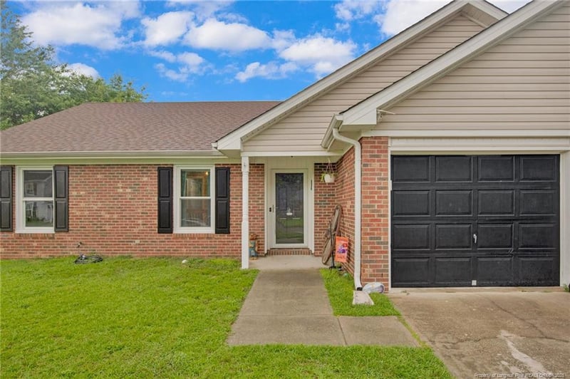 409 Old Farm Rd, Fayetteville, NC 28314