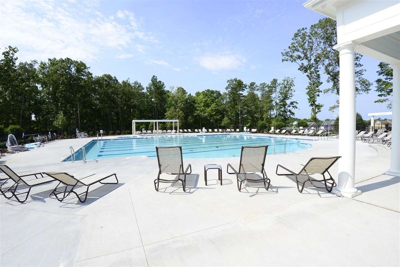 409 Quaker Meadows Ct, Holly Springs, NC 27540